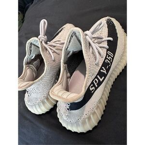 US SIZE 6.5 Yeezys adidas boost 350 V2 gray and black